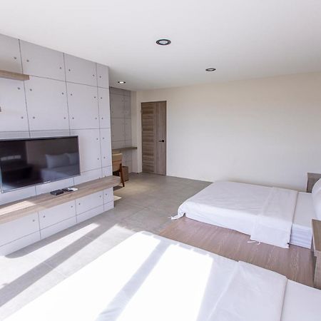 Sharp B&B Makung Kültér fotó