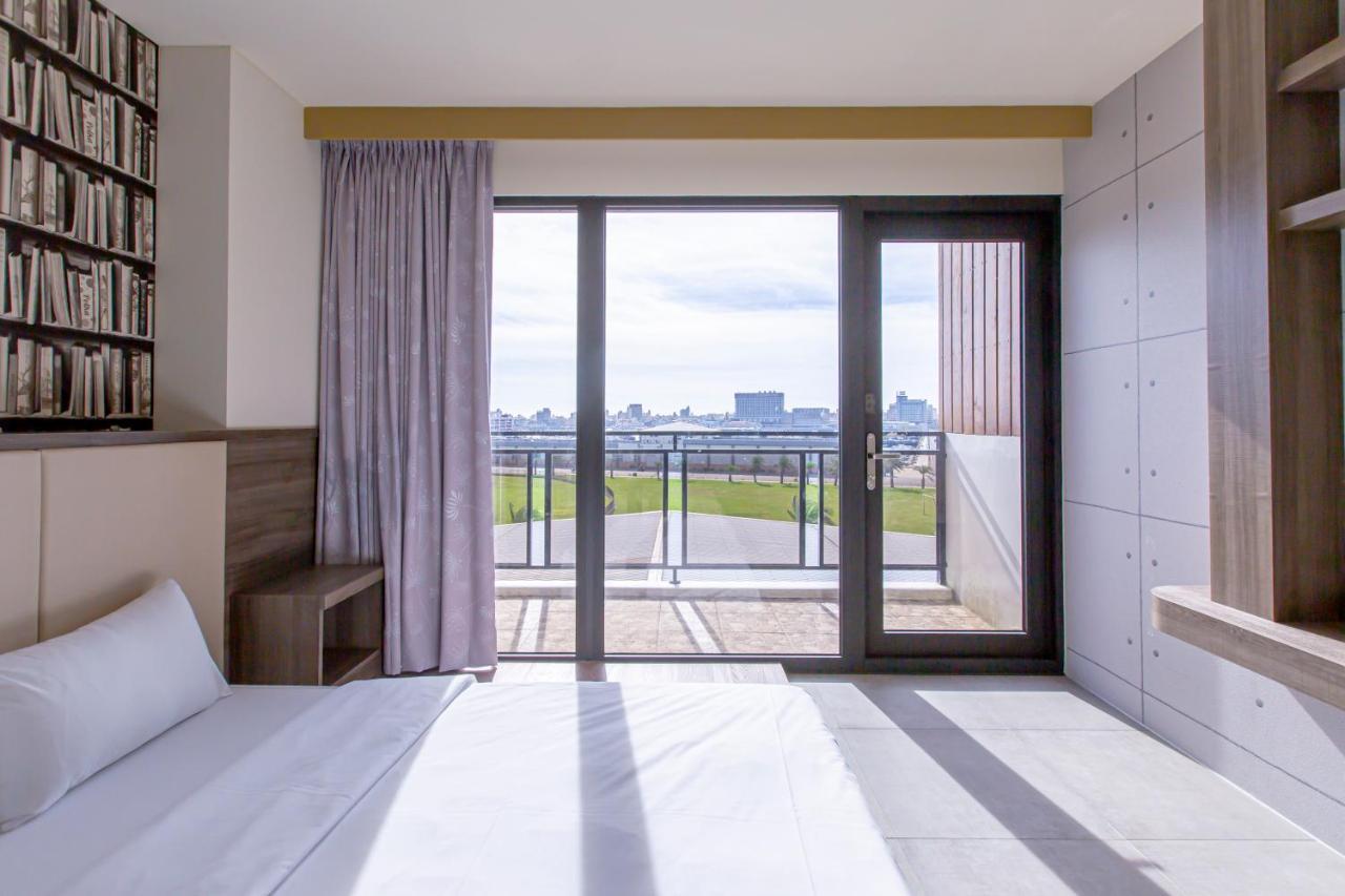 Sharp B&B Makung Kültér fotó