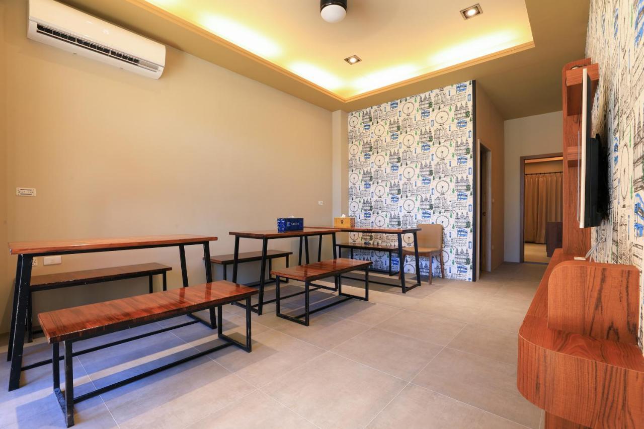 Sharp B&B Makung Kültér fotó