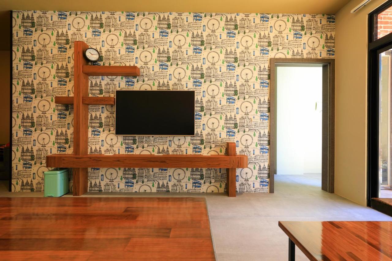 Sharp B&B Makung Kültér fotó