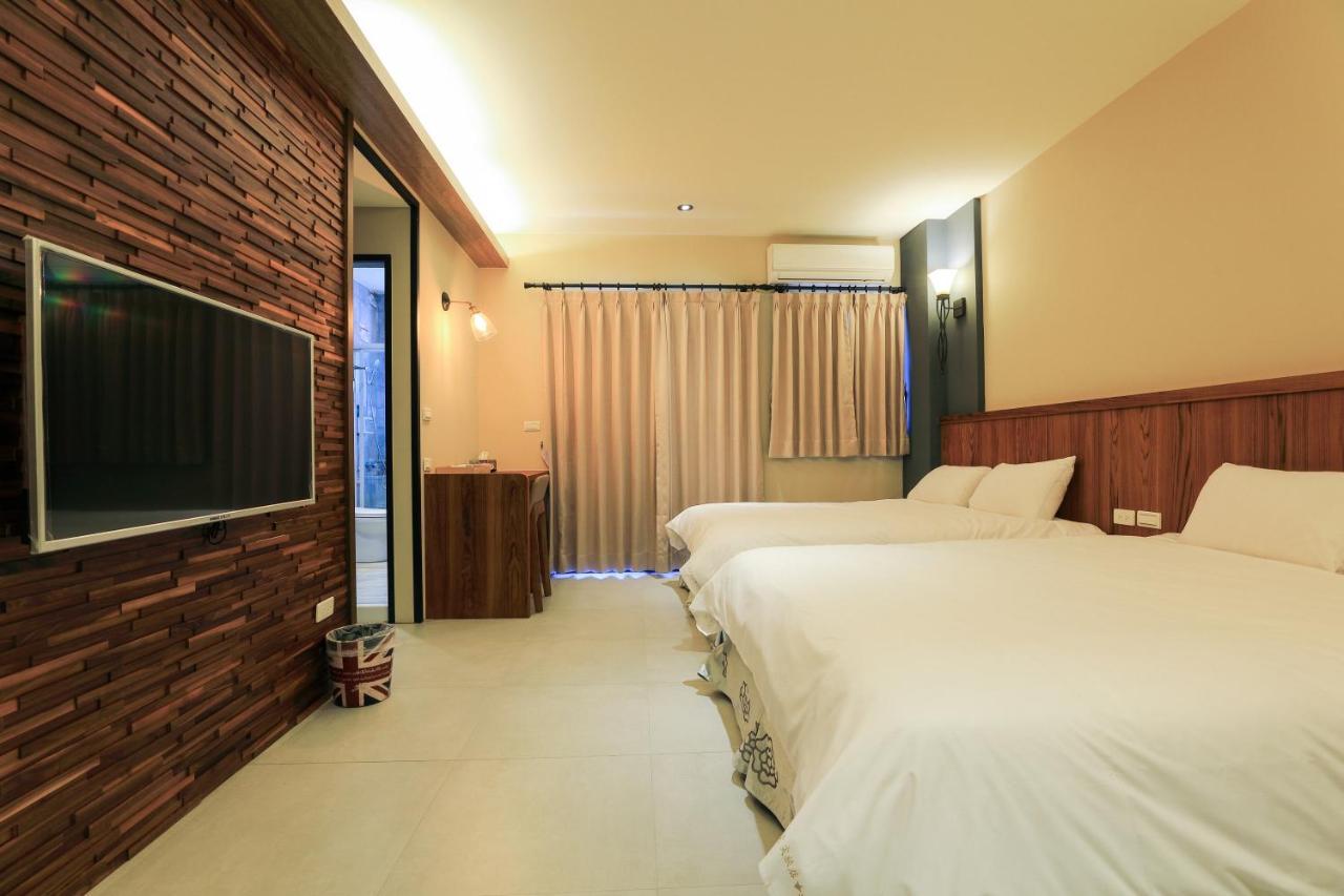 Sharp B&B Makung Kültér fotó