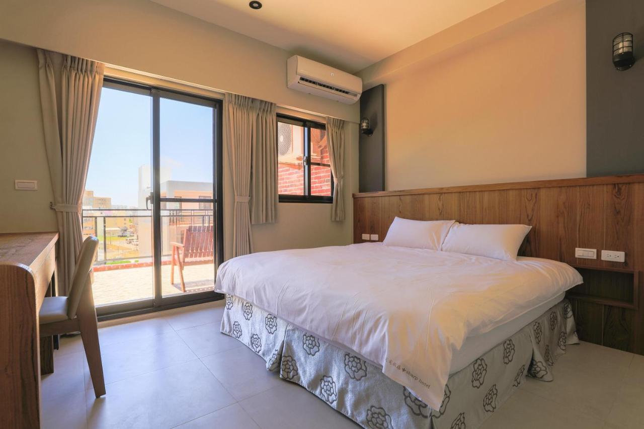 Sharp B&B Makung Kültér fotó