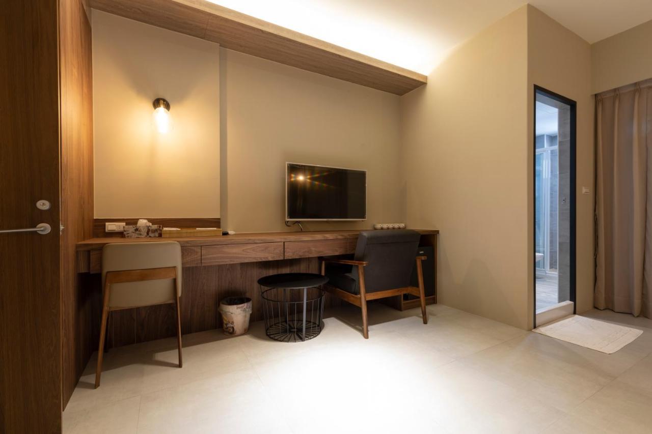 Sharp B&B Makung Kültér fotó